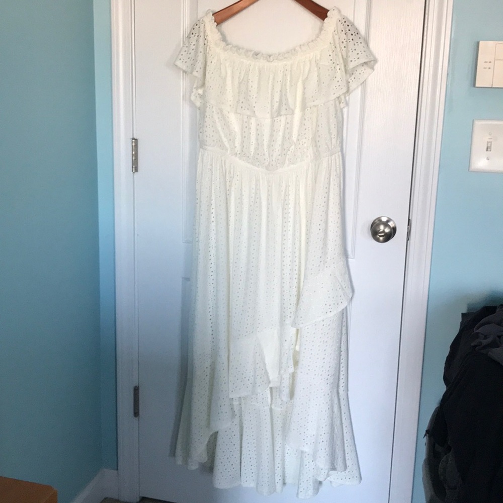 NWT Eyelet tiered dress
